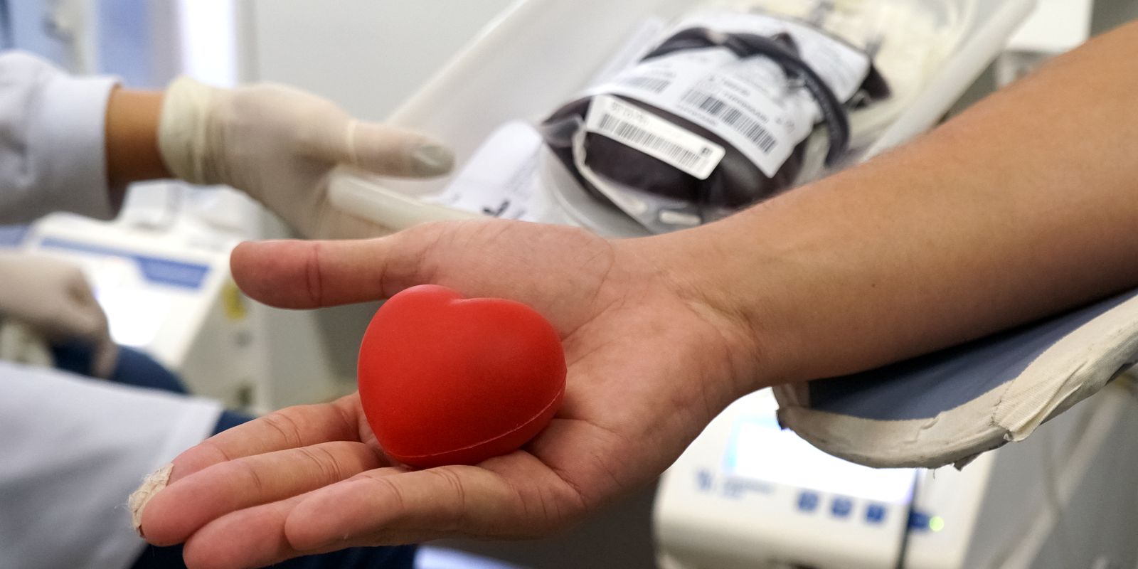 Hospitais federais do RJ fazem campanha para aumentar doação de sangue